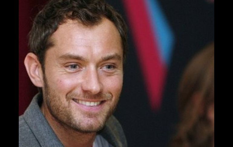 La pareja empezó a salir durante el rodaje de Alfie, en 2003. AP  /