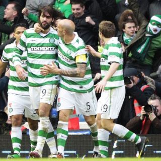 Celtic triunfa en el Clásico escocés