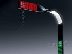 El poste se se divide en tres partes de información e iluminación. ESPECIAL  /