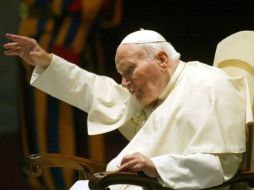 Hoy se dio a conocer que una comisión médica de El Vaticano avaló el primer milagro adjudicado al fallecido Papa Juan Pablo II. EFE  /
