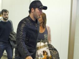 El jugador del Real Madrid, el argentino Gonzalo Higuaín en su llegada a Madrid. EFE  /