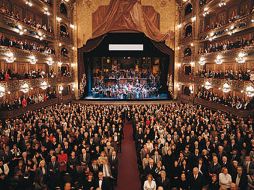 Luego de cuatro años en reparación, el teatro abrió en medio de una polémica. ESPECIAL  /