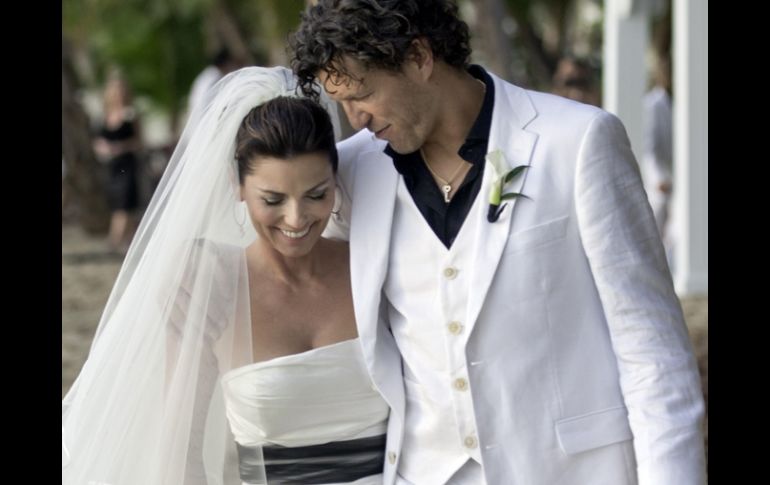 Shania Twain es la única cantante femenina en obtener tres Discos de Diamante en Estados Unidos. AP  /