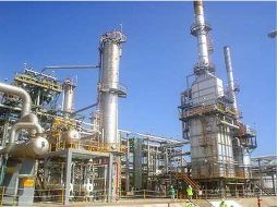 La expansión y la modernización de Minatitlán elevará la capacidad de refinación local en 150 mil bpd a 335 mil bpd. ARCHIVO  /