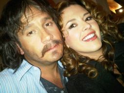 Entre sus primeros mensajes en la red publicó una foto junto con Arath de la Torre. ESPECIAL  /