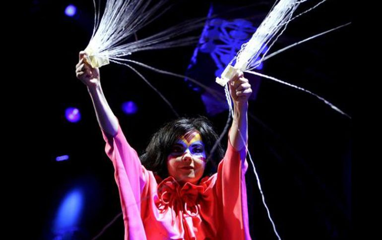 La cantante ha bautizado al karaoke popular como 'La voz del pueblo'. EFE  /