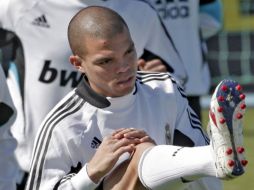 El jugador del Real Madrid, 'Pepe' estará un mes sin acción. EFE  /