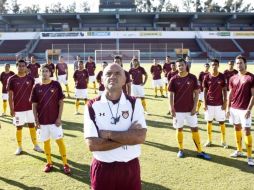 Los jugadores de Estudiantes Tecos durante la toma de la foto oficial. E. PACHECO  /