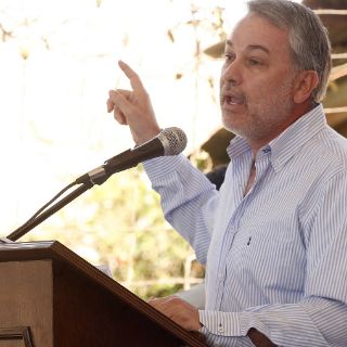 Emilio González busca acuerdos con diputados para presupuesto