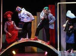 Si queremos que la cultura llegue a todos, primero los propios creadores deberían conocer lo que hacen sus colegas. M. FREYRÍA  /