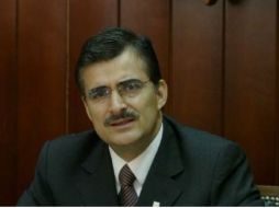 El rector de CUCEA Tonatiuh Bravo (foto) dijo que hasta el momento no se han planeado modificiaciones al calendario escolar. ARCHIVO  /