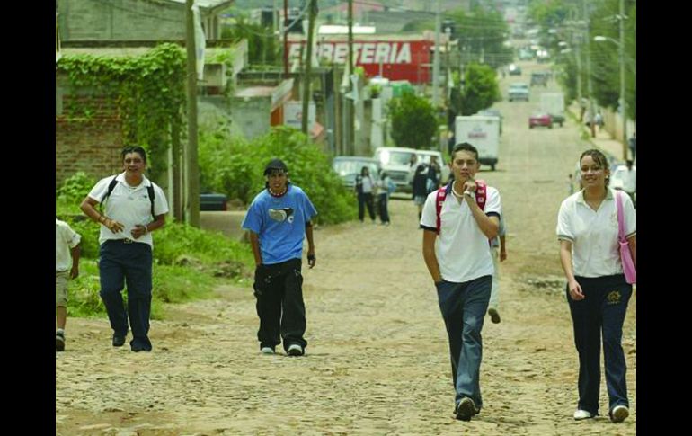La estrategia se enfoca principalmente a los adolescentes de 10 a 17 años de edad. ARCHIVO  /