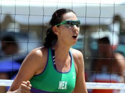 Bibiana Candela se alista para enfrentar la temporada 2011 de voleibol de playa. MEXSPORT  /