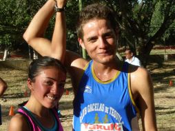 •Violeta Gómez y Juan Carlos Mariscal, ganadores del Cross 2011. A. ARZÁPALO  /