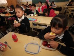 Los estudiantes de preescolar y primaria no deberán consumir bebidas endulzadas en las escuelas. EL UNIVERSAL  /