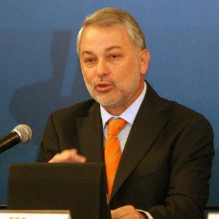 Gobernador pide apoyo para Vía Express