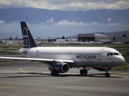 Con la salida de Mexicana hubo un reacomodo en el sector aeronáutico para poder cubrir el mercado de la anterior. ARCHIVO  /