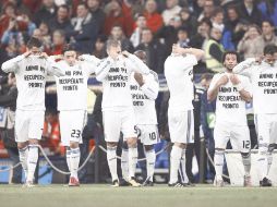 En el partido del pasado fin de semana, los jugadores del Real Madrid mostraron su apoyo al ''Pipita''Higuaín. REUTERS  /