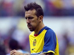 Vicente Sánchez se retira del terreno de juego del Azteca, lamentando la derrota americanista. MEXSPORT  /