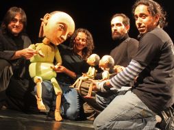 Miguel Ángel Gutiérrez, Karina Hurtado, Andrés David y Mario Montaño se preparan para llegar a escena.A.HINOJOSA  /