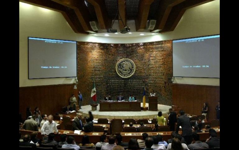 Se solicitó a los diputados en la sesión plenaria de hoy un minuto de silencio en memoria de las dos niñas fallecidas. ARCHIVO  /