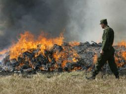 Los Policías del Estado destruyeron e incineraron la droga, ante la presencia de un Agente del Ministerio Público Federal. ARCHIVO  /