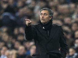 Mourinho busca que el Rela Madrid no afloje el paso en la liga. AP  /