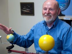 El signo zodiacal Ofiuco pertenece al signo del alquimista. En la imagen el profesor Parke Kunkle. AP  /