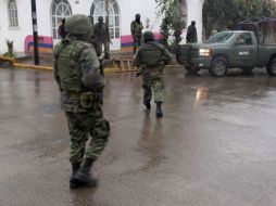 Militares arriban a Xalapa para brindar apoyo, ante el ataque de miembros de la delincuencia organizada. NTX  /