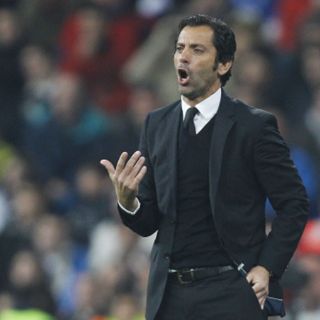 El equipo no puede depender de 'Kun': Quique