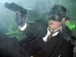 El actor Seth Rogen en el papel de Britt Reid, durante una escena de la película de acción ''The Green Hornet''. EFE  /