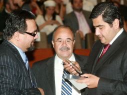 Foto de archivo de Gustavo González Hernández (izquierda), cuando fue diputado local en la LVIII Legislatura. ARCHIVO  /