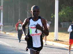 El keniano Charles Kandie triunfa por segunda ocasión en la Rarámuri. ESPECIAL  /