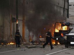 La explosión ocasiono daños en las viviendas aledañas a la comisaría. EFE  /