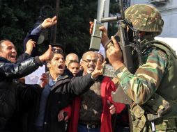 Continúa la tensión a pesar de la formalización de un nuevo gobierno. REUTERS  /