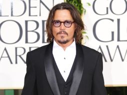 Gervais criticó que algunos miembros hayan recibido soborno de Angelina Jolie y Johnny Deep. AFP  /