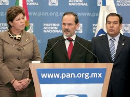 Cecilia Romero, Gustavo Madero y José Espina en la rueda de prensa de hoy. NTX  /
