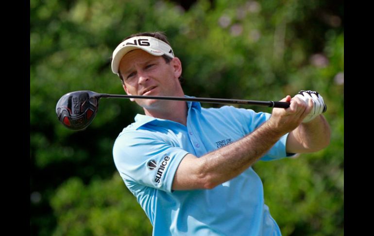 El viento y lo mojado de los greenes no impidieron que Mark Wilson resultara el ganador del torneo. AFP  /