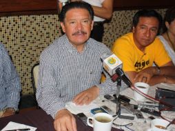 El senador perredista Carlos Navarrete exige que se aclare la agresión a su correligionario Guillermo Sánchez Nava. NTX  /