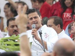 Por promocionar su imagen a nivel nacional, el IFE podría sancionar a Enrique Peña Nieto. ARCHIVO  /