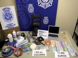 Fotografía facilitada por la Jefatura Superior de Policía de Aragón del material incautado en Zaragoza. EFE  /