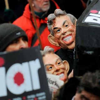 Gobierno británico criticado por no publicar comentarios entre Bush y Blair