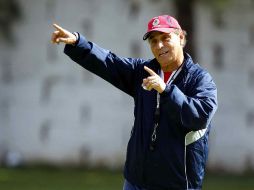 José Luis Real dando indicaciones a los jugadores del conjunto rojiblanco. MEXSPORT  /