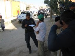 Vecinos quedaron desconcertados por el hallazgo de la mujer fallecida. O. RUVALCABA  /