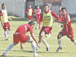 El entrenamiento, que fue visto por aficionados y prensa, fue en la cancha 2 de Verde Valle. M. FREYRÍA  /