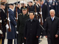 El vicepresidente de Estados Unidos, Joe Biden (derecha), junto al presidente chino, Hu Jintao. REUTERS  /