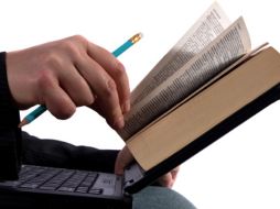 Los usuarios de Internet y concursantes propondrán la continuación del libro a través de capítulos escritos. ESPECIAL  /