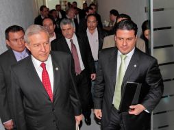 El secretario general de Gobierno, Fernando Guzmán (izq) y el presidente municipal de Guadalajara, Aristóteles Sandoval. S. NÚÑEZ  /