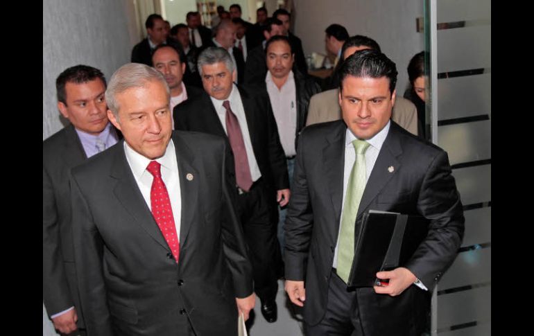 El secretario general de Gobierno, Fernando Guzmán (izq) y el presidente municipal de Guadalajara, Aristóteles Sandoval. S. NÚÑEZ  /