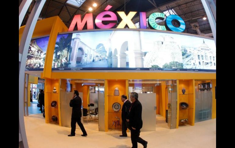 Stand de México en FITUR, en Madrid, en donde se explicará a los inversionistas sobre los proyectos de inversión. EFE  /